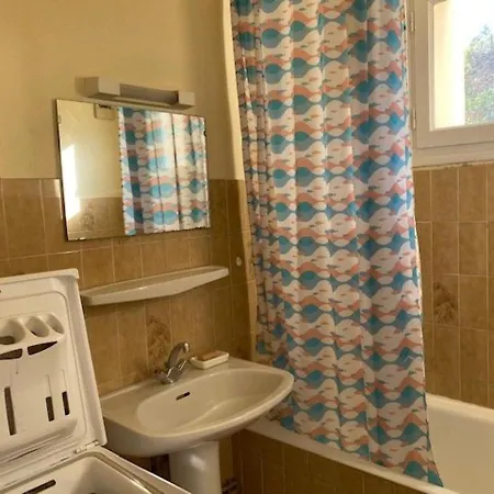 2 Couchages Avec Balcon, Wi-fi Et Proche Thermes à Amélie-les-bains - Fr-1-703-9 Apartamento *